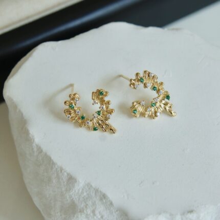 Hera Star Track Earrings