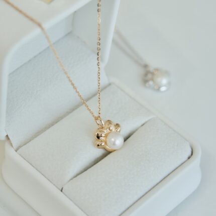 S925 Silver Pearl Cat Paw Necklace